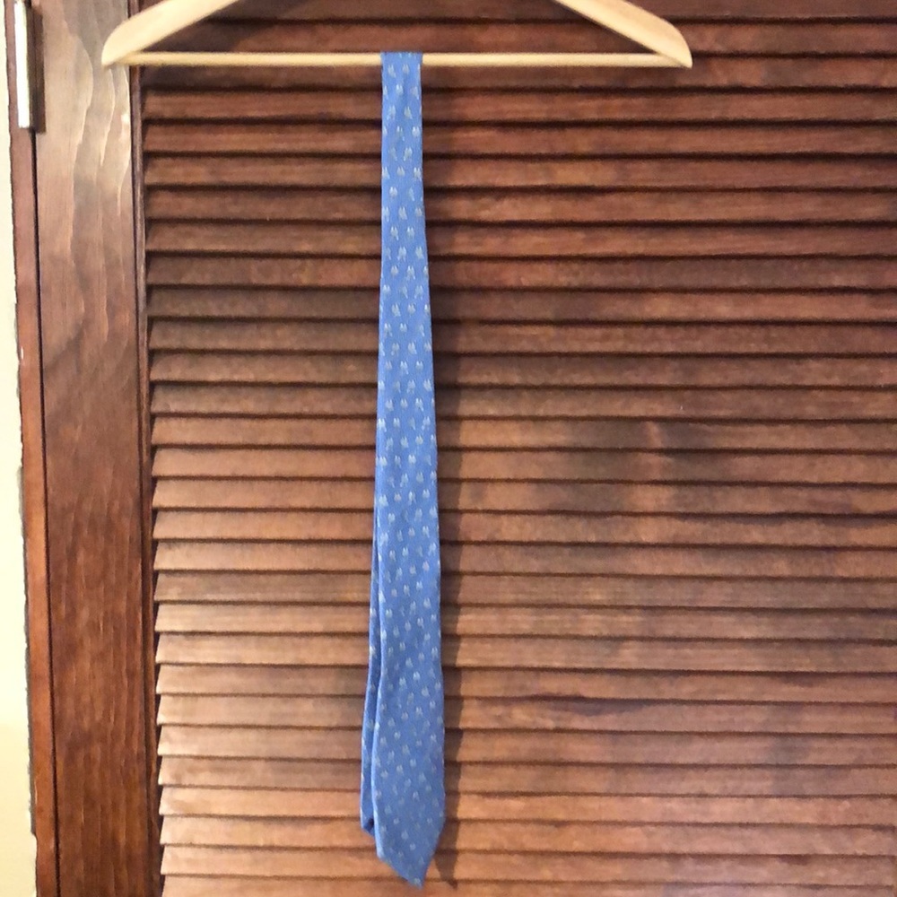 Vineyard Vines boys blue tie